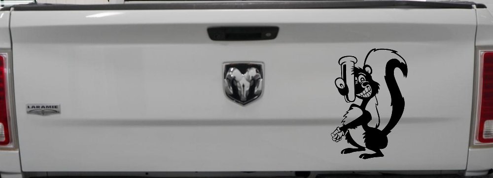 Stinky Skunk Car Truck Window Vinyl Decal Sticker Funny Animal Graphic (Black)
