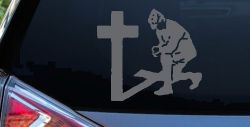 Military Soldier Kneeling at Cross Christian Car or Truck Window Vinyl Decal Sticker (Silver)